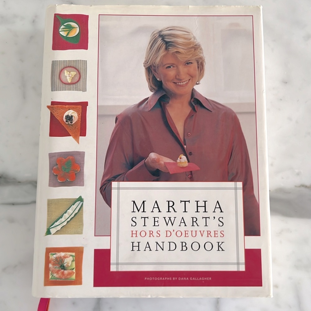 MARTHA STEWART Martha Stewart’s Hors D’oeuvres Handbook Cookbook